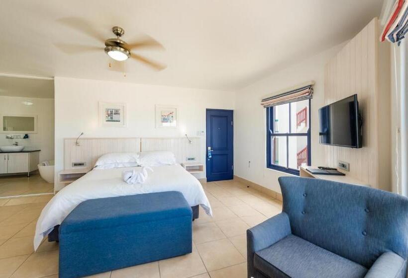 Студия Стандарт, Club Mykonos Langebaan