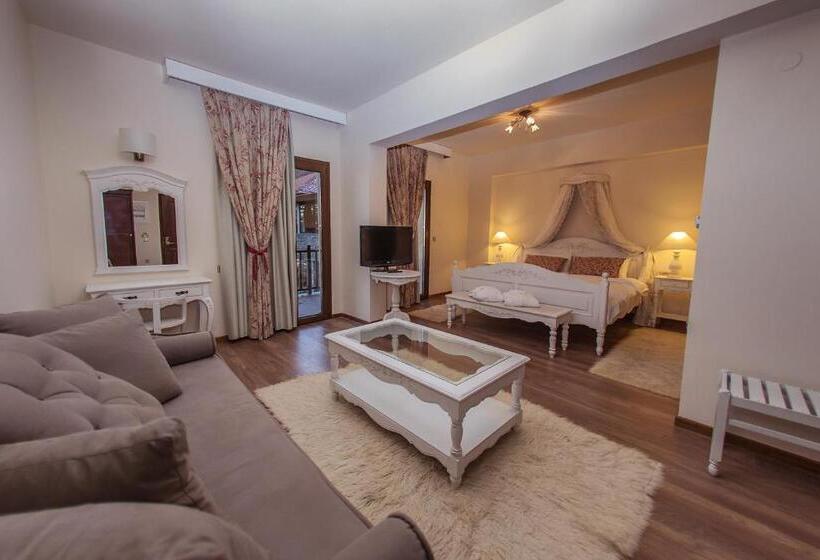 Представительский люкс с балконом, Manthos Mountain Resort & Spa