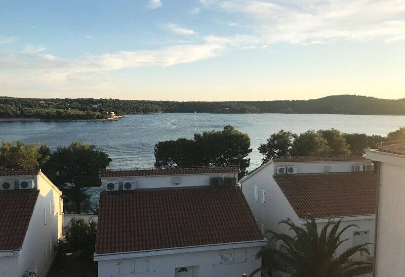 Апартаменты 1 Спальня Вид на Бассейн, Illyrian Resort