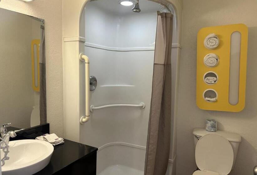 四人标准间, Motel 6 Stanton, Ca