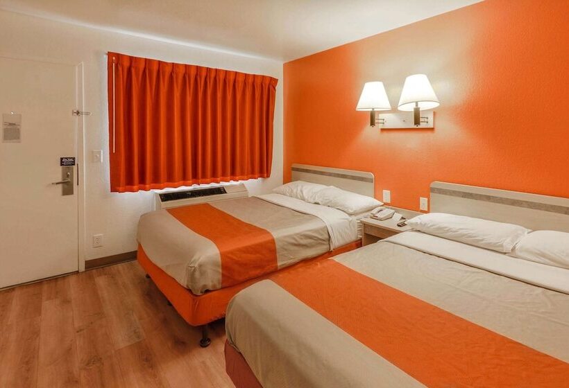 Номер Deluxe, Motel 6 Huntsville, Tx
