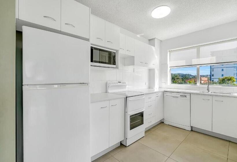 ３ベッドルームアパートメント, Tradewinds Apartments