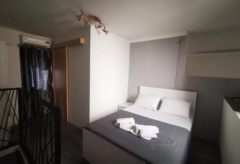 발코니 디럭스 룸, Rooms Pama