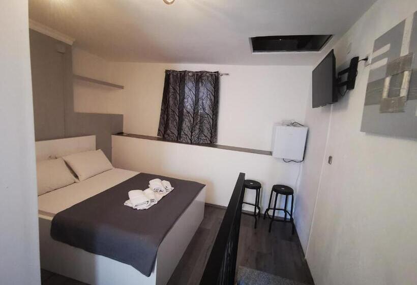 발코니 디럭스 룸, Rooms Pama