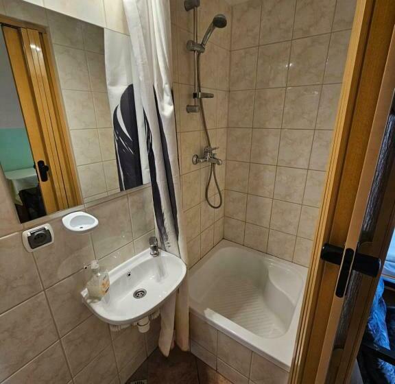 Quarto Estandar, Gościniec Halka