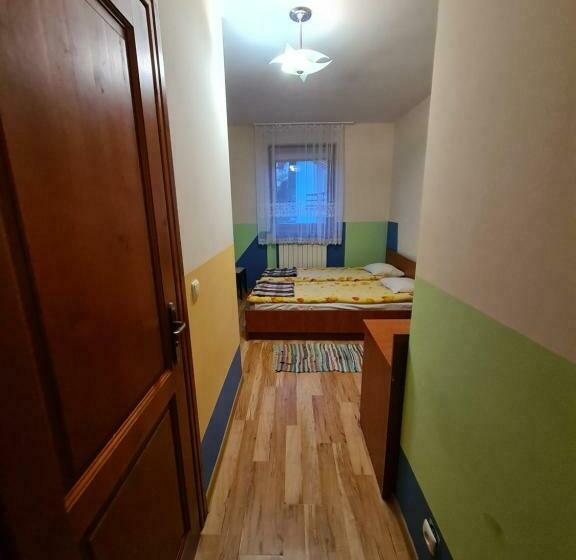 Quarto Estandar, Gościniec Halka