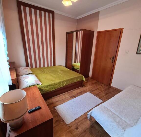 Quarto Estandar, Gościniec Halka
