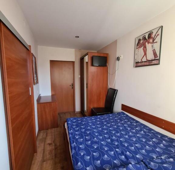 Quarto Estandar, Gościniec Halka