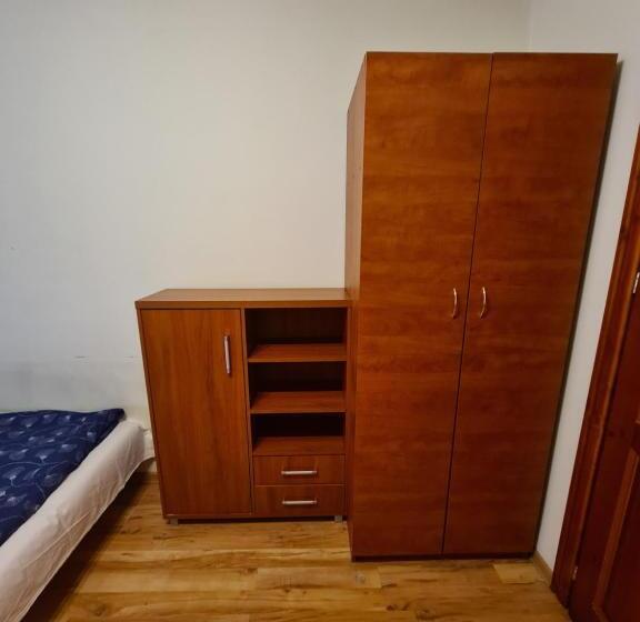 Quarto Quádruplo Estandar, Gościniec Halka