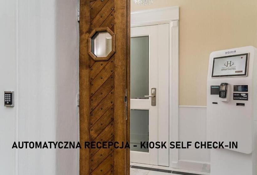 Quarto Deluxe com Sacada, H Apart