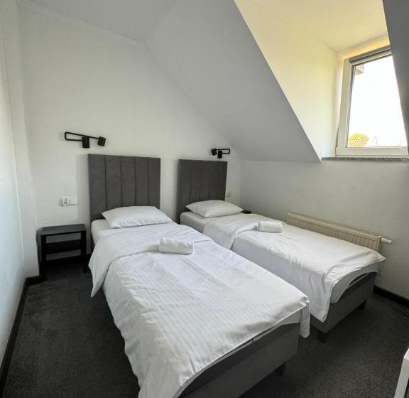 Quarto Estandar, Ik Maria
