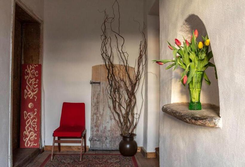 Apartamento 2 Dormitórios, Pałac Gorzanów