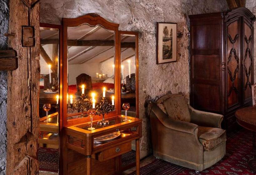 Quarto Familiar, Pałac Gorzanów