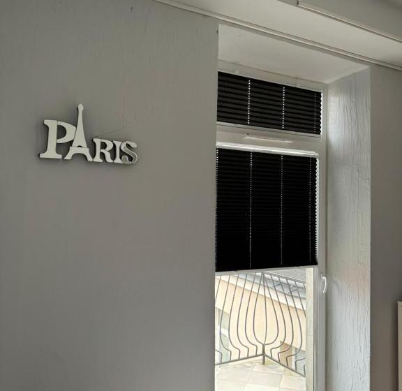 Номер Deluxe с Балконом, Paris Rynek Centrum &parking