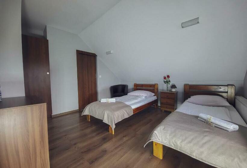 Quarto Basic, Zajazd Na Górkach