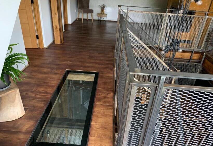 Номер Стандарт Трехместный, Black House 88