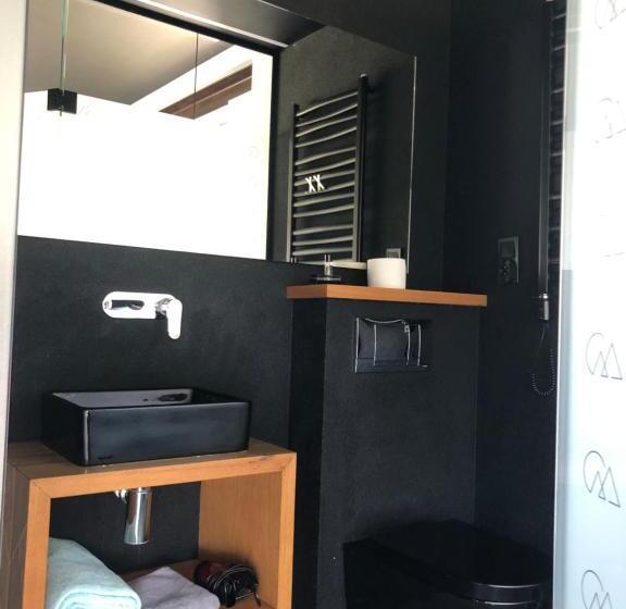 Четырехместный Номер Стандарт, Black House 88