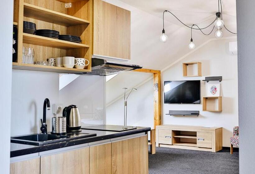 Семейное Студио, Targowa37 Uniejow