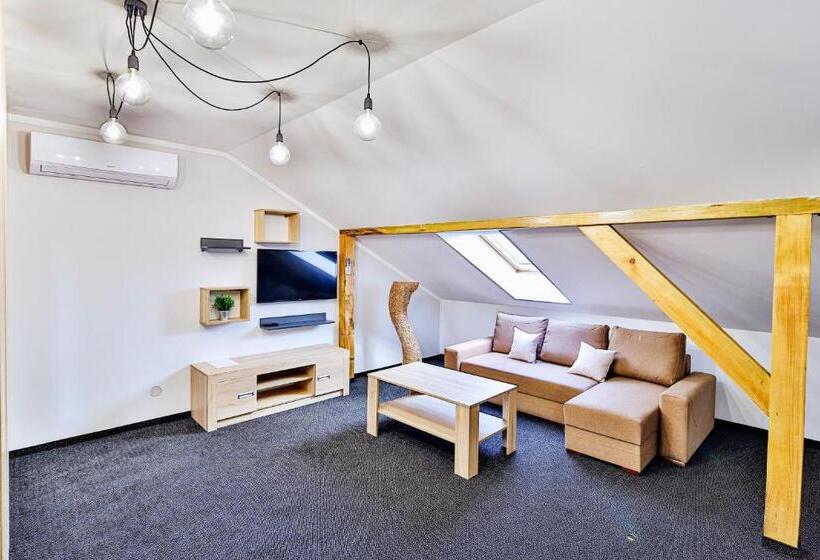 Семейное Студио, Targowa37 Uniejow
