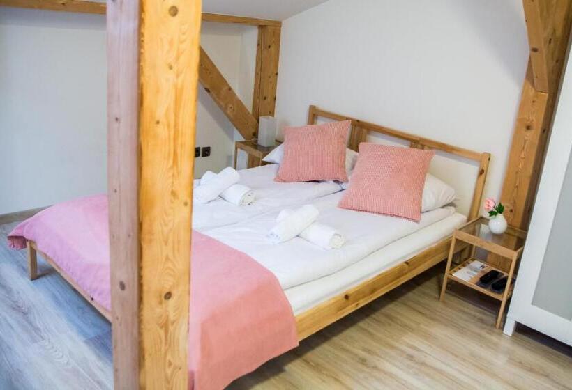 Номер Стандарт Трехместный, Harmony Hostel