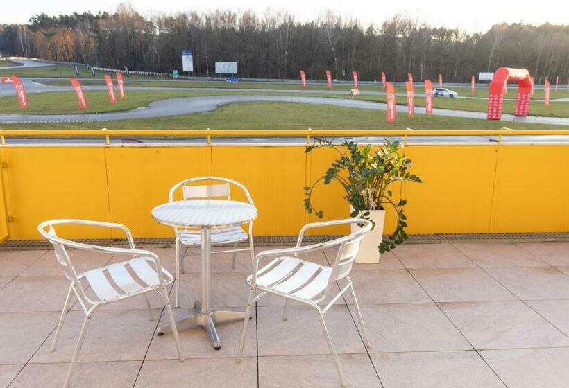 Standard Triple Room with Terrace, Tor Kielce