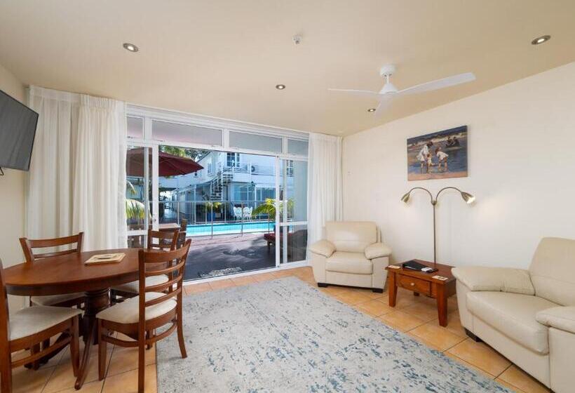 Номер Deluxe, Commodores Lodge