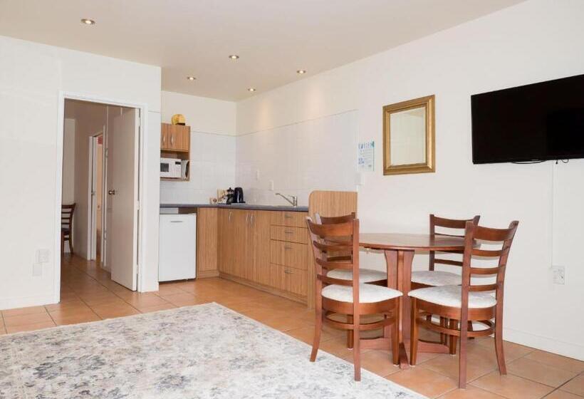 Апартаменты 1 Спальня, Commodores Lodge