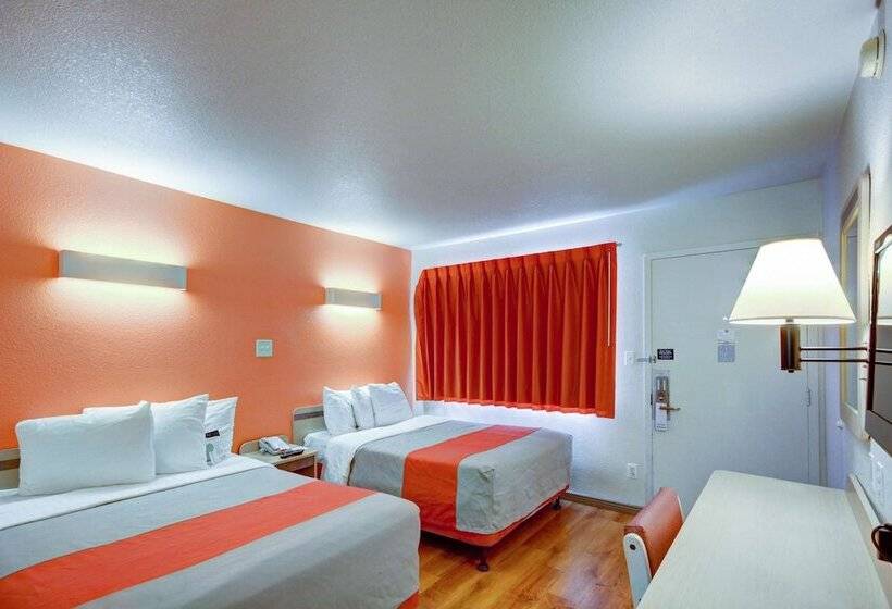 带2个双人床的标准工作室, Motel 6 Saint George, Ut