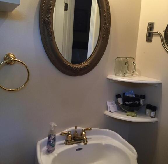 Номер Стандарт, White Oak Manor Bed And Breakfast