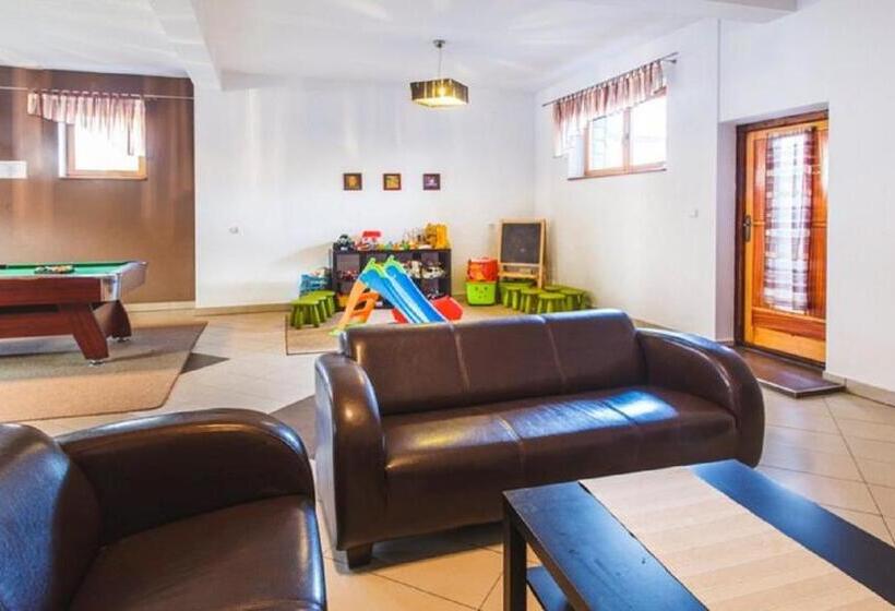 Quarto Quadruple Standard, Chata U Bronka