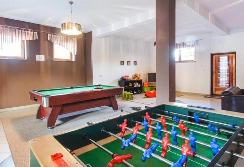 Quarto Quadruple Standard, Chata U Bronka