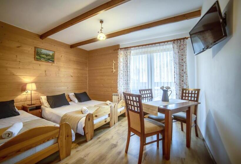 Quarto Triplo Estandar com Sacada, Chata U Bronka