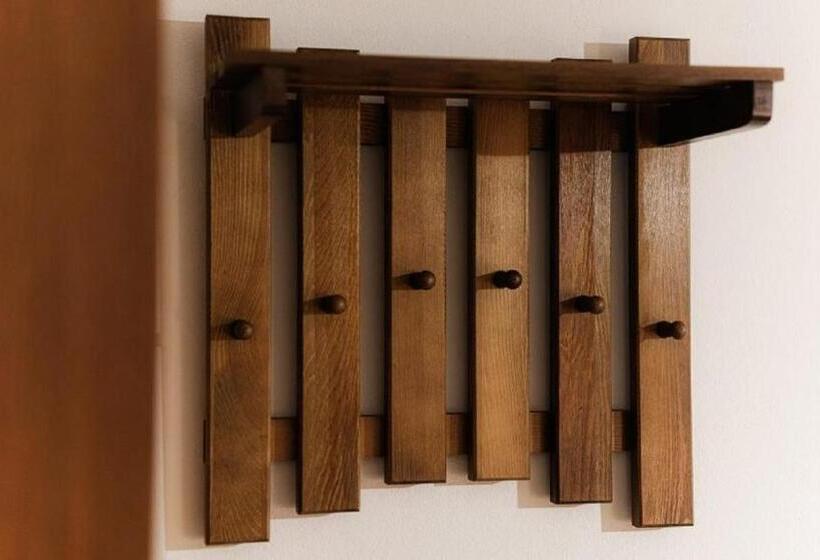 Quarto Quadruple Standart com Varanda, Chata U Bronka