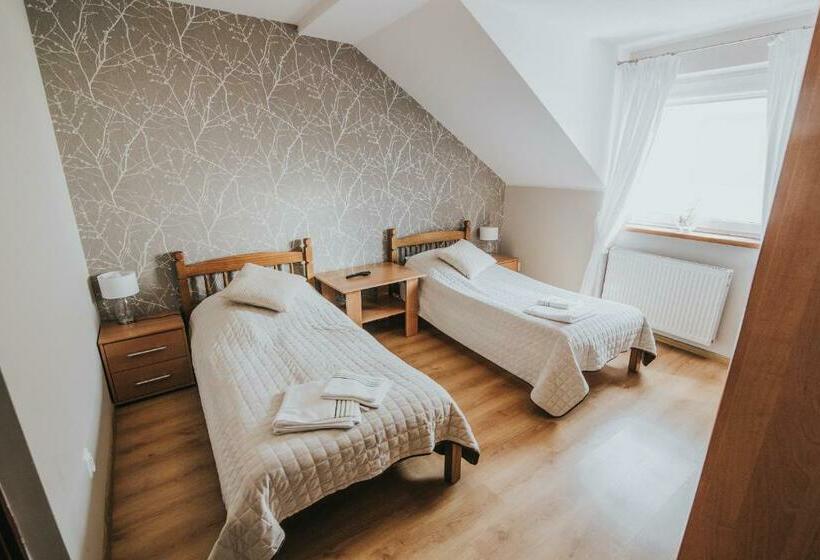 Номер Стандарт, Gościniec Zacisze I Blisko A2 Dąbie Uniejów I Restauracja