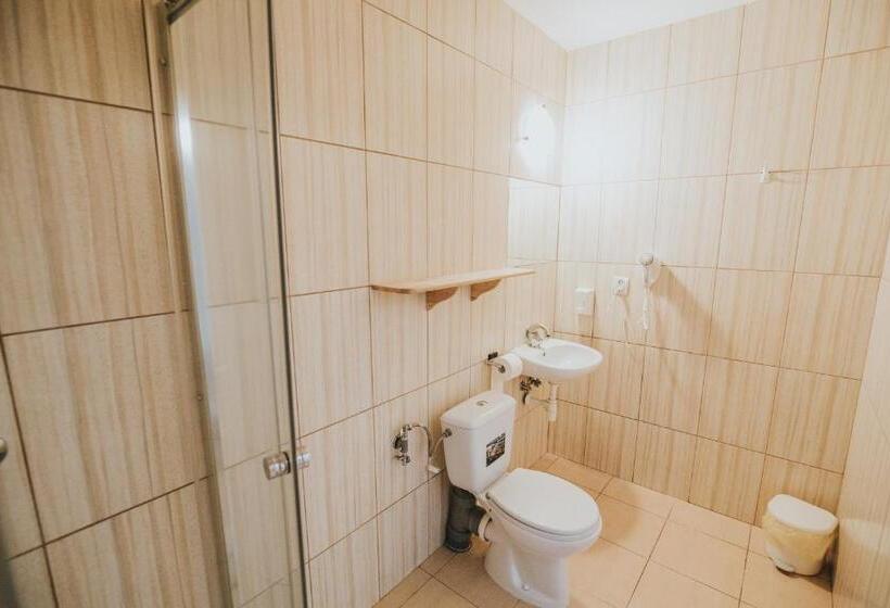 Трехместный Номер Комфорт, Gościniec Zacisze I Blisko A2 Dąbie Uniejów I Restauracja