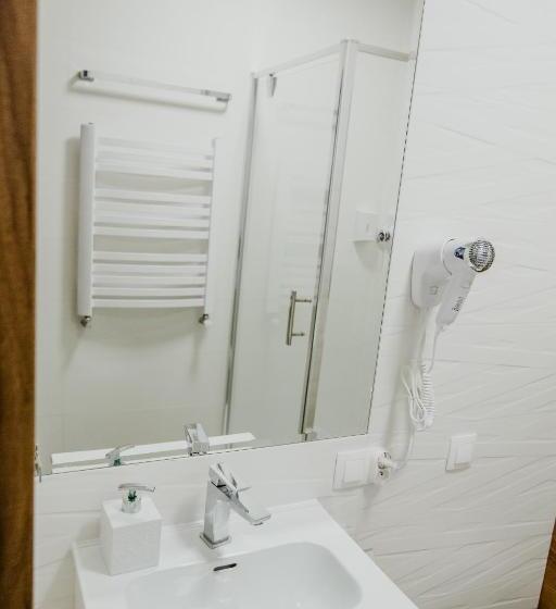 Номер Deluxe, Gościniec Zacisze I Blisko A2 Dąbie Uniejów I Restauracja