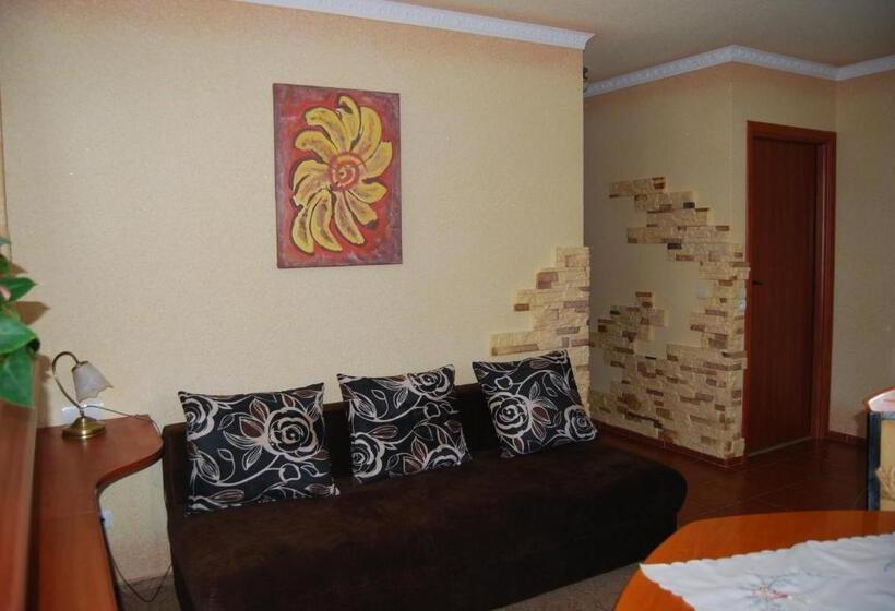آپارتمان 1 خوابه با چشم‌انداز دریا, Villa Europa