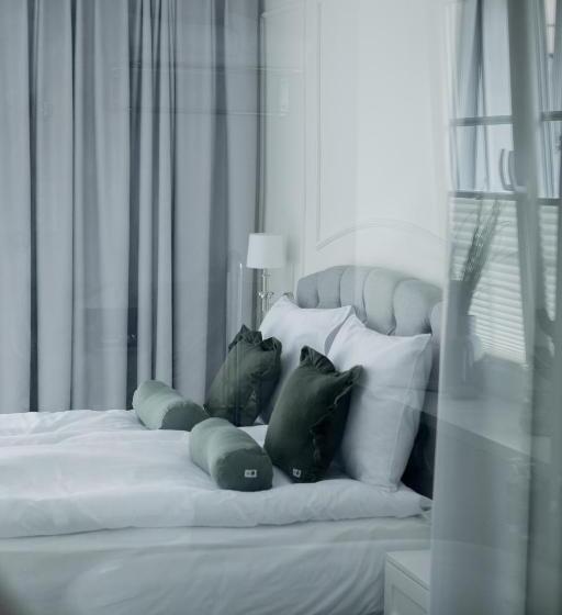 1 Bedroom Apartment Lake View, Mały Sopot Boutique