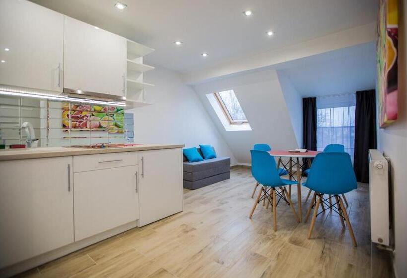 Семейное Студио, Adonis Apartments