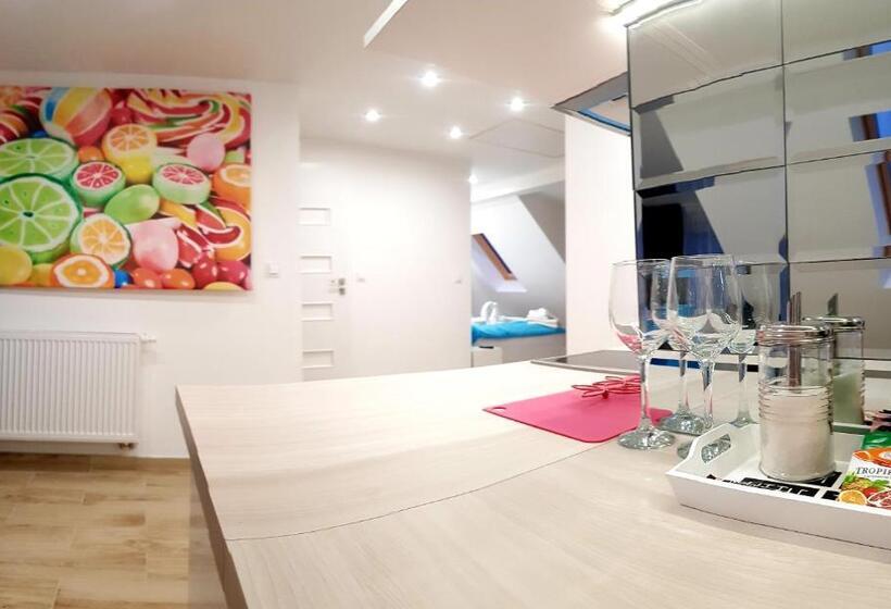 Семейное Студио, Adonis Apartments