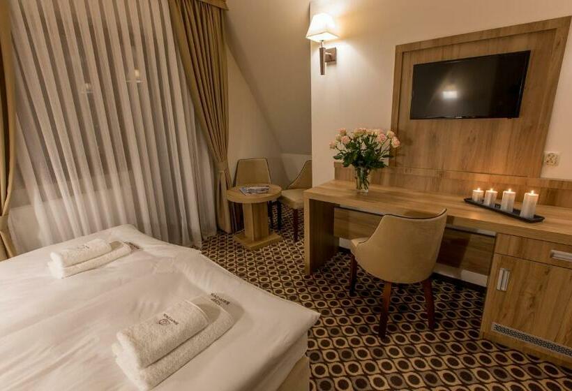 Номер Стандарт с Балконом, Borowy Dwór  Biznes, Spa & Fun
