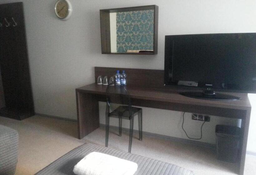 Quarto Standard com Terraço, B&m Guesthouse