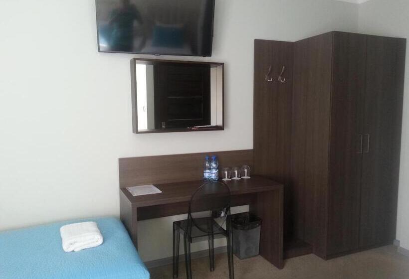 Номер Стандарт Трехместный, B&m Guesthouse