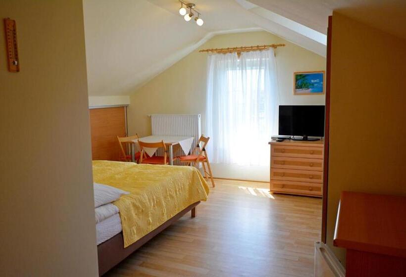 اتاق استاندارد چهار تخته, Villa Antoja