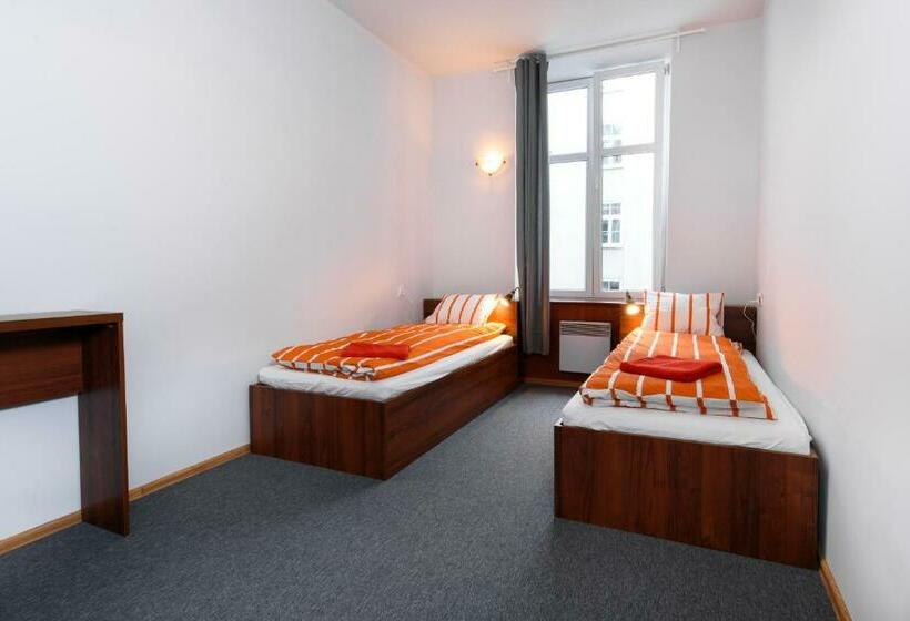 اتاق استاندارد, Constitution Square Rooms
