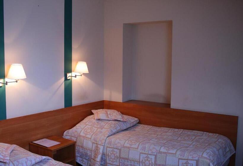 اتاق استاندارد, Amicus żoliborz