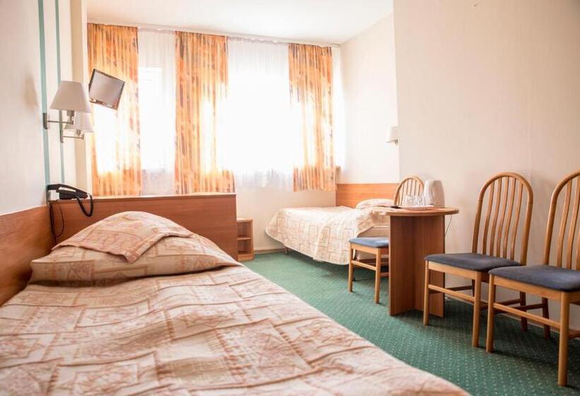 اتاق استاندارد سه نفره, Amicus żoliborz