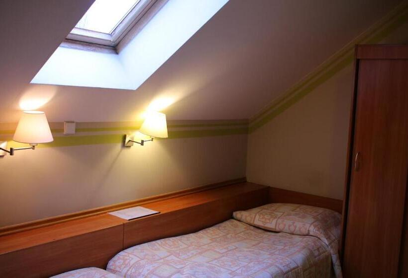 اتاق عادی, Amicus żoliborz