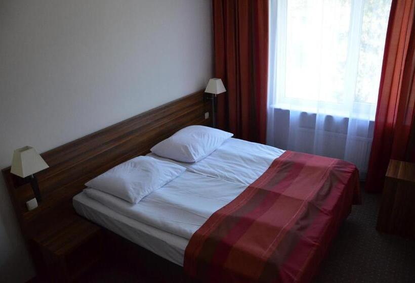 إستوديو كلاسيكى, Obiekt Tatar   Usługi Hotelarskie