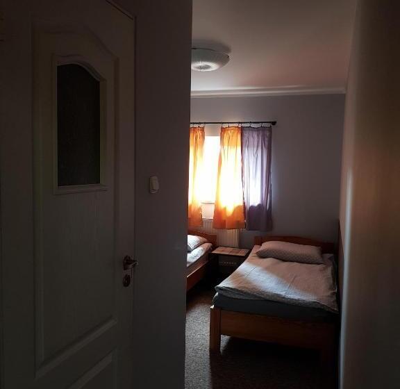 Quarto Estandar, Pokoje Hotelowe Dux